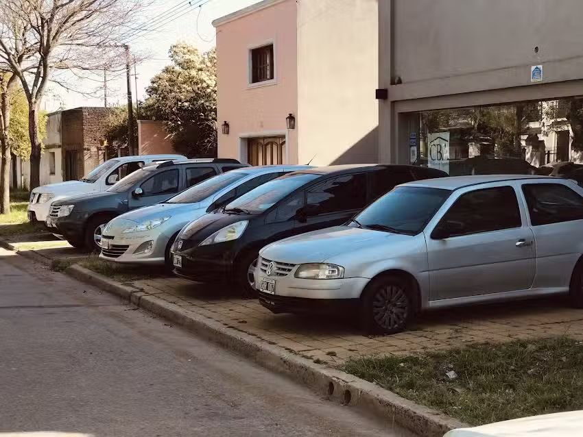 AUTOMOTORES ALBERTI // ALFREDO TREZZA