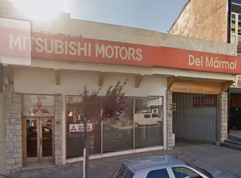 Del M&aacute;rmol Autom&oacute;viles Mitsubishi