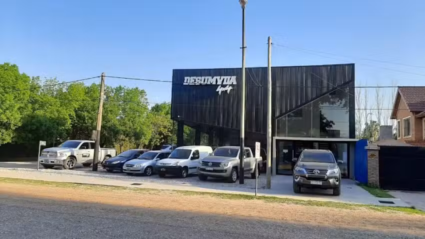 Desumvila 4&times;4