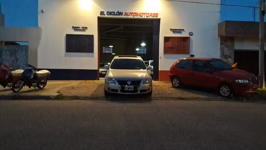 El Cicl&oacute;n Automotores