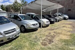 El Le&oacute;n, automotores