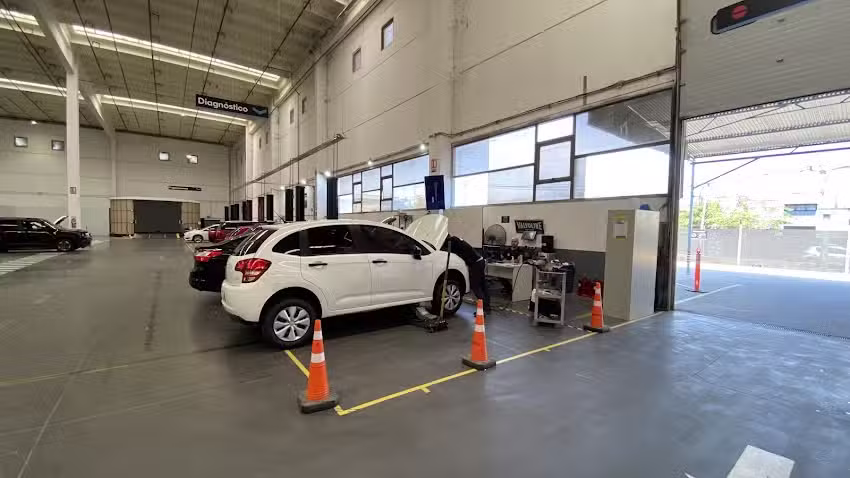 Kavak Tigre &ndash; Showroom, Centro de Inspecci&oacute;n y Postventa