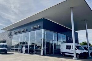 Mercedes-Benz Simone La Plata