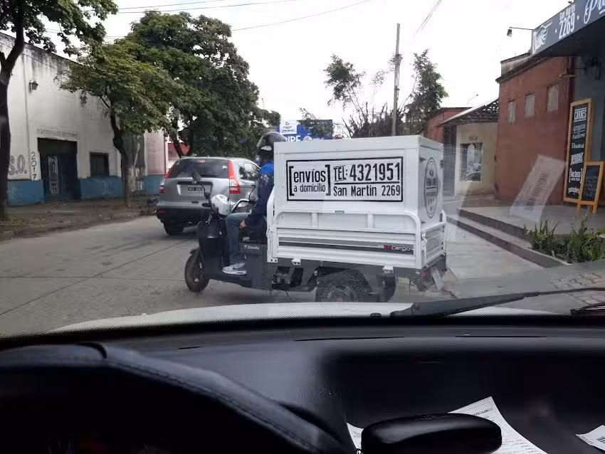 San Mart&iacute;n 2261