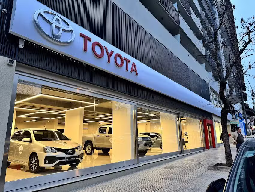 Toyota Viola sucursal Independencia
