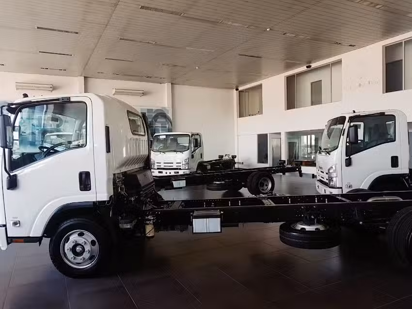 Utilitarios La Plata S.A Isuzu